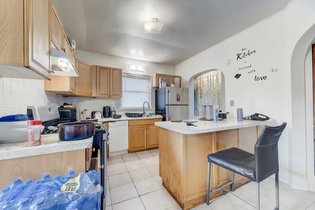 2530 North Neva Avenue Chicago IL 60707