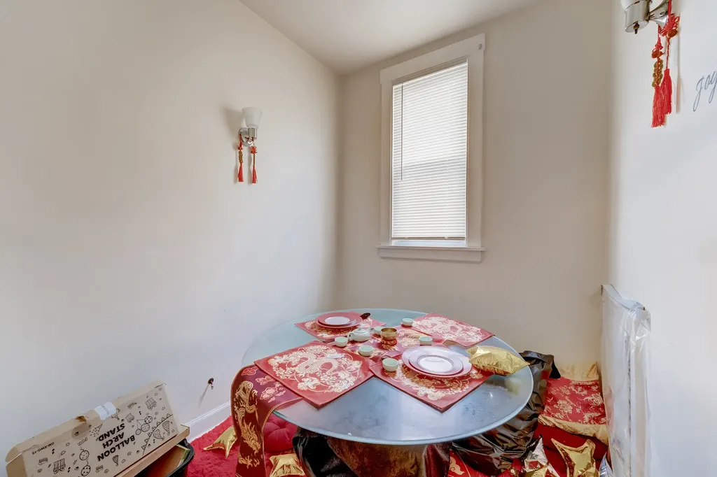2530 North Neva Avenue Chicago IL 60707
