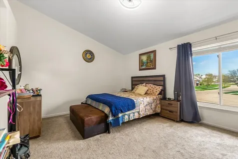 427 Essex Court Sugar Grove IL 60554