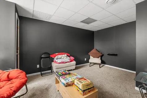 427 Essex Court Sugar Grove IL 60554