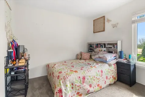 427 Essex Court Sugar Grove IL 60554