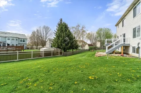 427 Essex Court Sugar Grove IL 60554