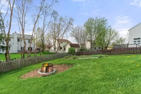 427 Essex Court Sugar Grove IL 60554