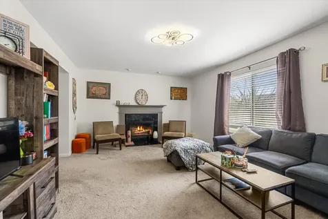 427 Essex Court Sugar Grove IL 60554