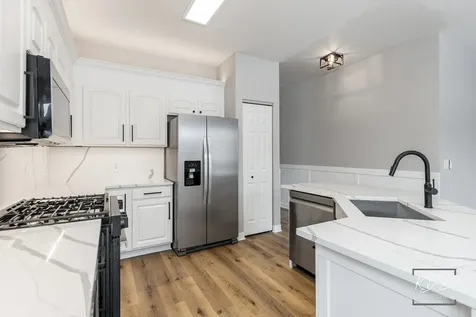 733 South Mecosta Lane Romeoville IL 60446