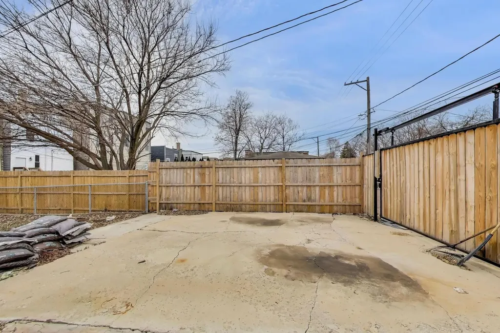 4820 West Washington Boulevard Chicago IL 60644
