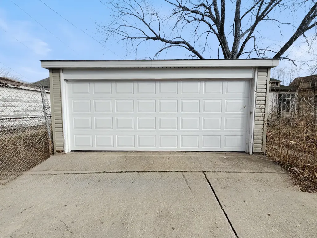 9132 South Blackstone Avenue Chicago IL 60619