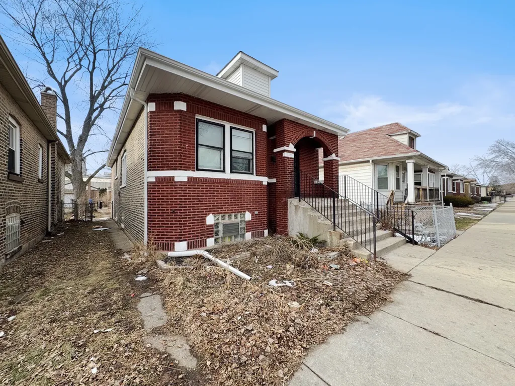 9132 South Blackstone Avenue Chicago IL 60619