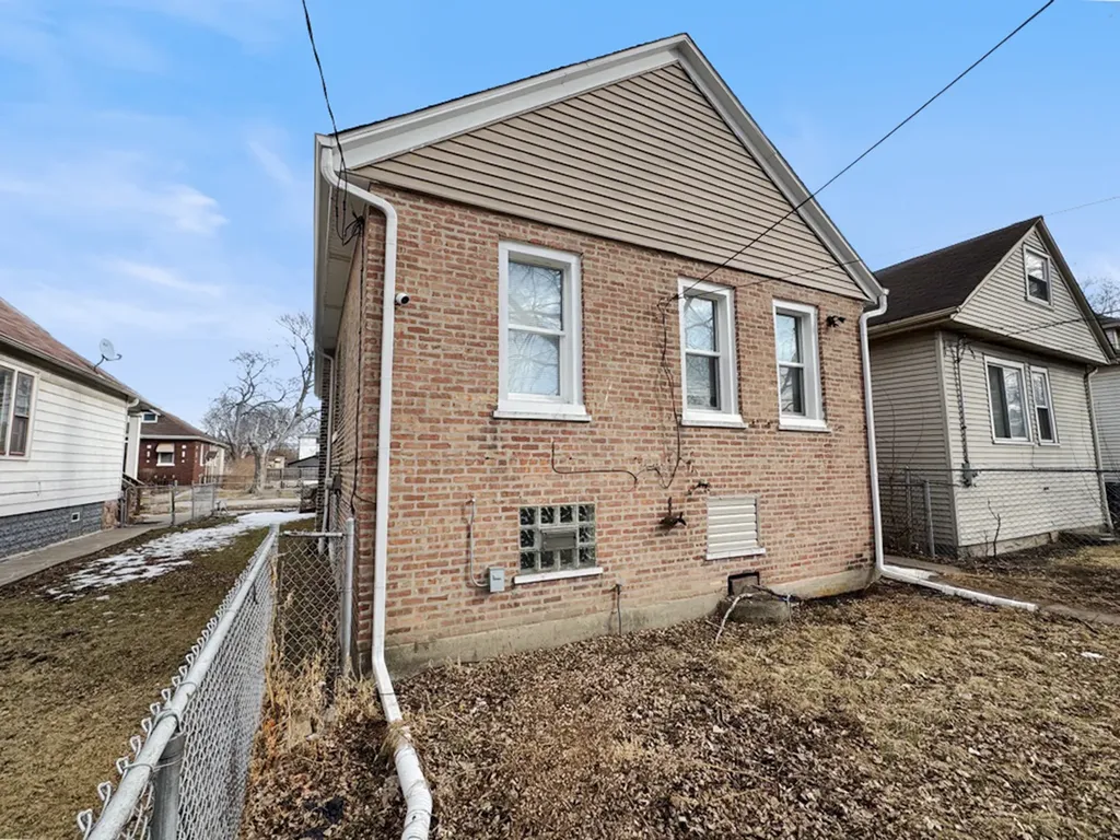 9132 South Blackstone Avenue Chicago IL 60619