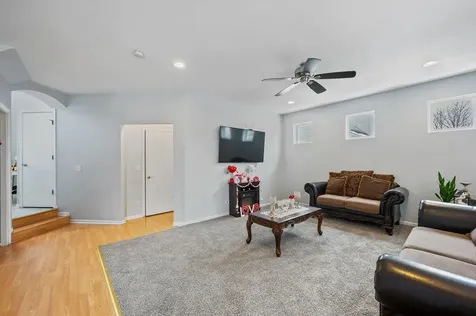 456 North Kelly Court Romeoville IL 60446