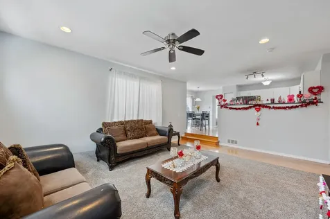 456 North Kelly Court Romeoville IL 60446