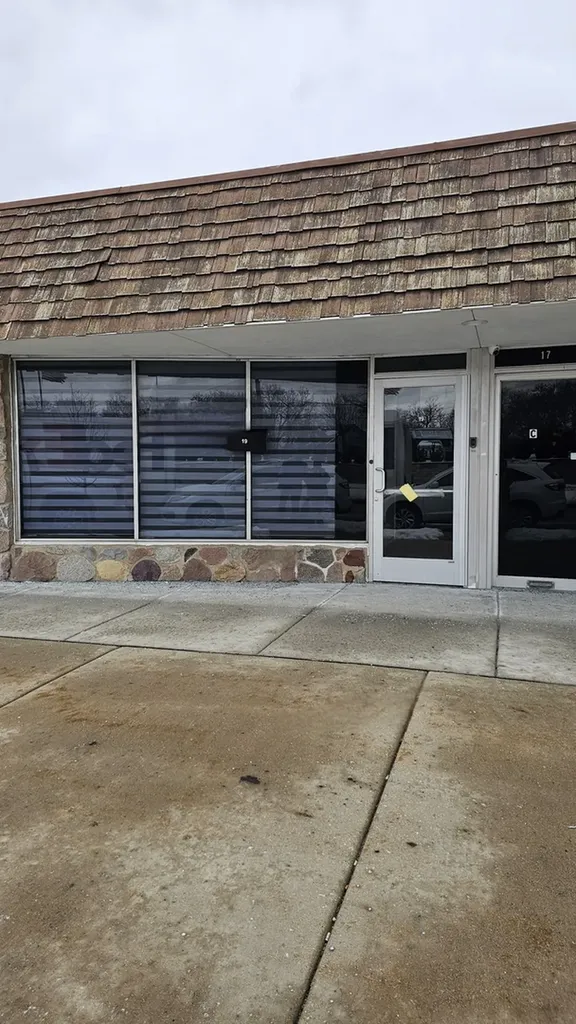 19 North Broadway Street Des Plaines IL 60016