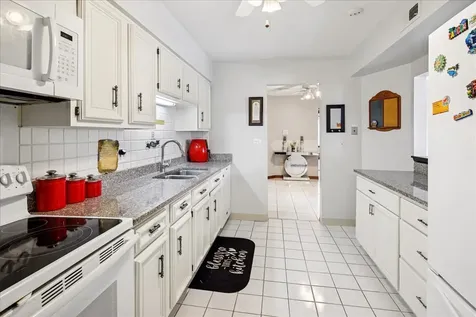 475 Shenstone Road Riverside IL 60546