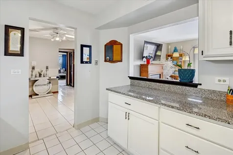 475 Shenstone Road Riverside IL 60546