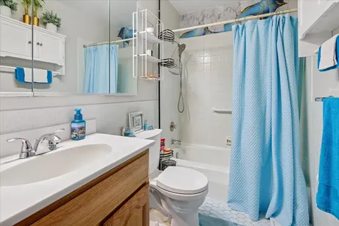 475 Shenstone Road Riverside IL 60546