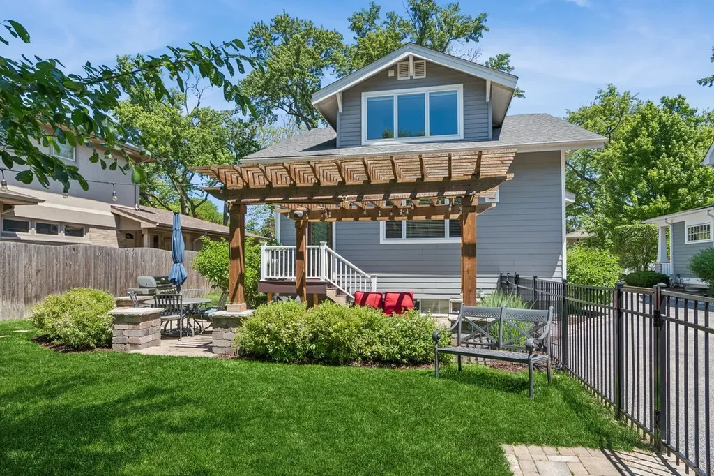 4812 Stonewall Avenue Downers Grove IL 60515