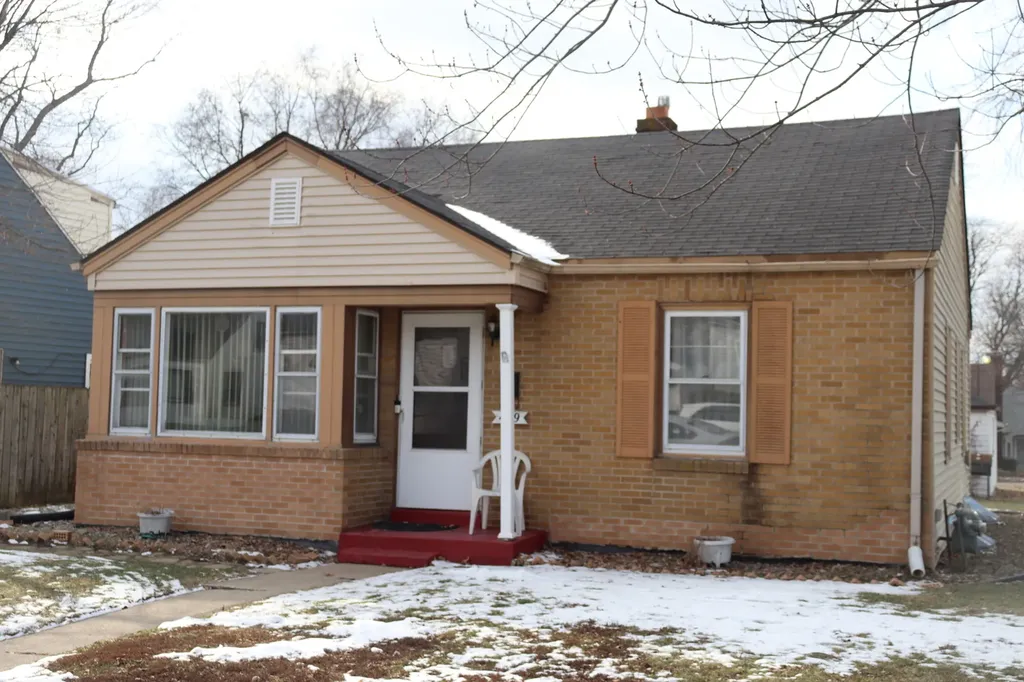 459 South Nelson Avenue Kankakee IL 60901