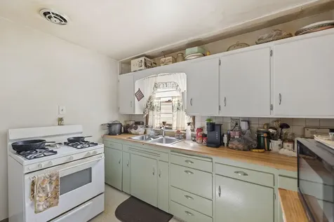 459 South Nelson Avenue Kankakee IL 60901