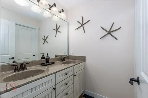 13 River Row Ottawa IL 61350