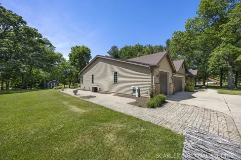 6N368 Oakwood Drive Campton Hills IL 60175