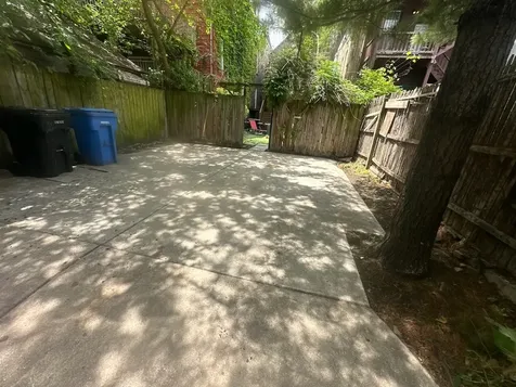 1235 North Damen Avenue Chicago IL 60622