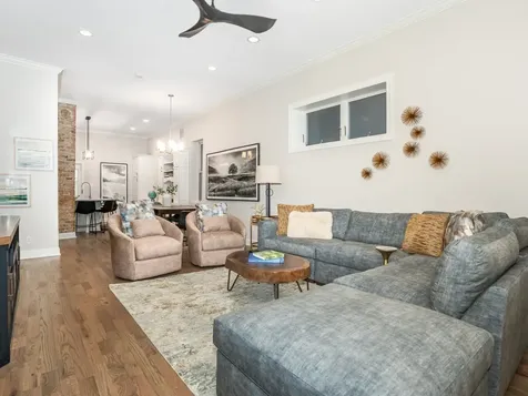 1235 North Damen Avenue Chicago IL 60622