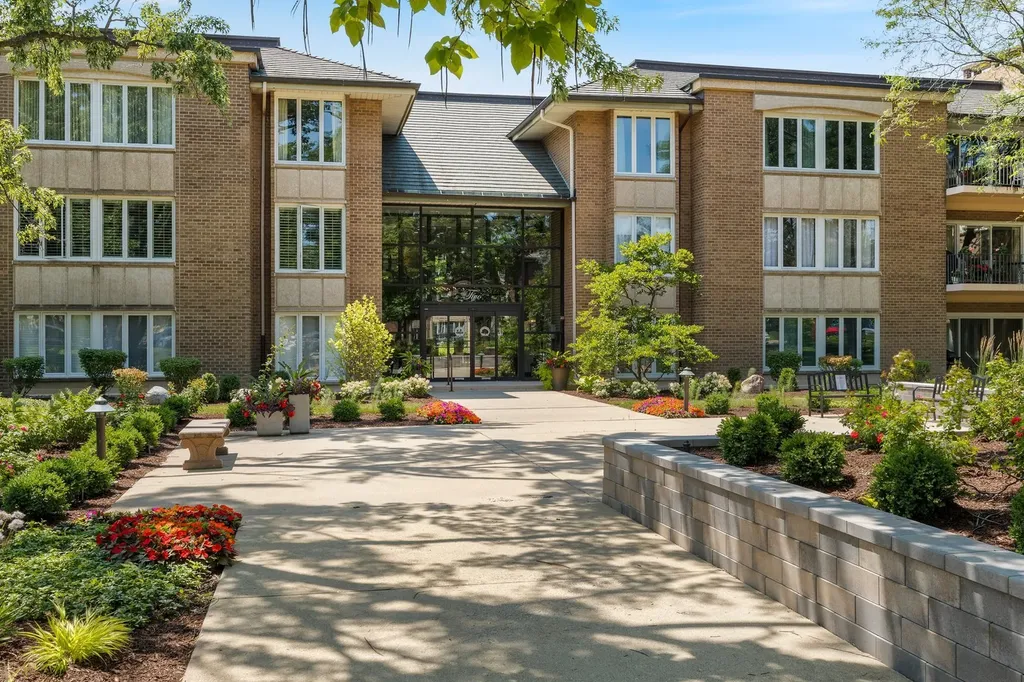 2 Oak Brook Club Drive Oak Brook IL 60523