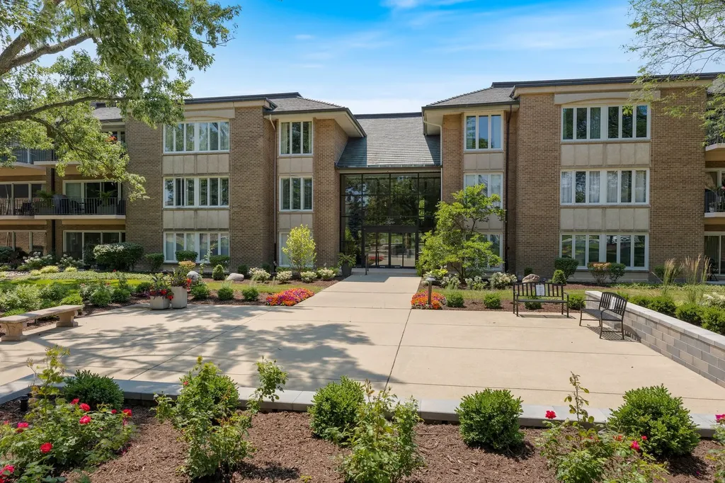 2 Oak Brook Club Drive Oak Brook IL 60523