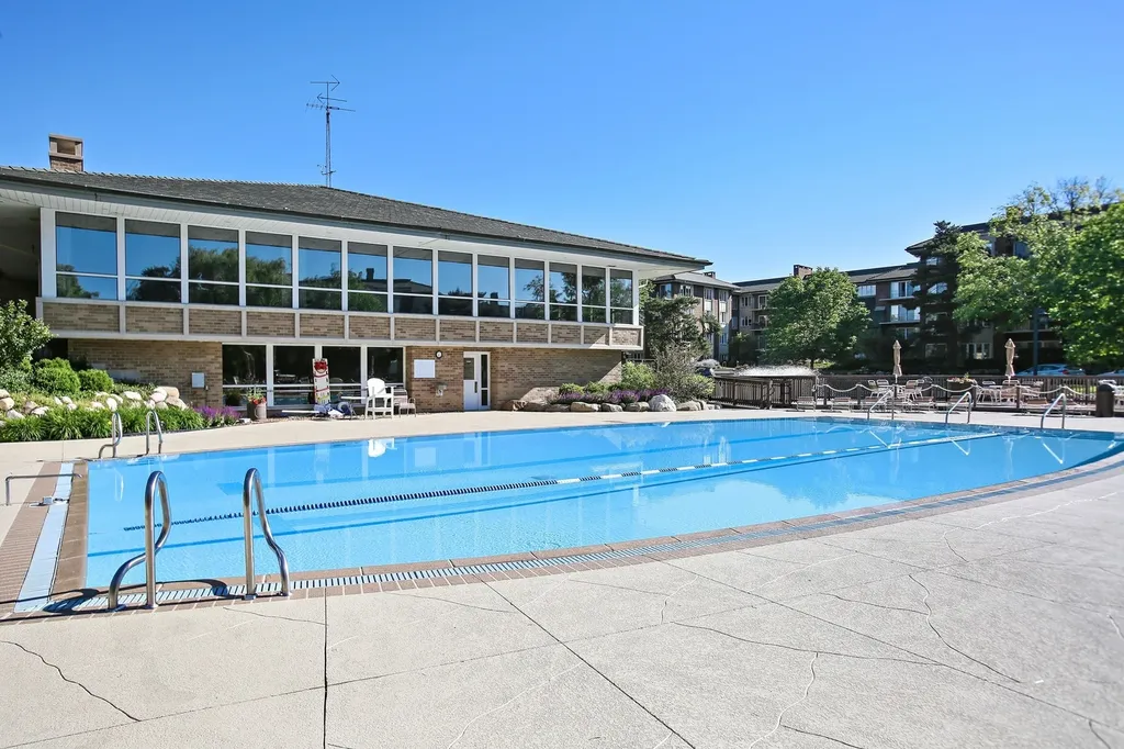 2 Oak Brook Club Drive Oak Brook IL 60523