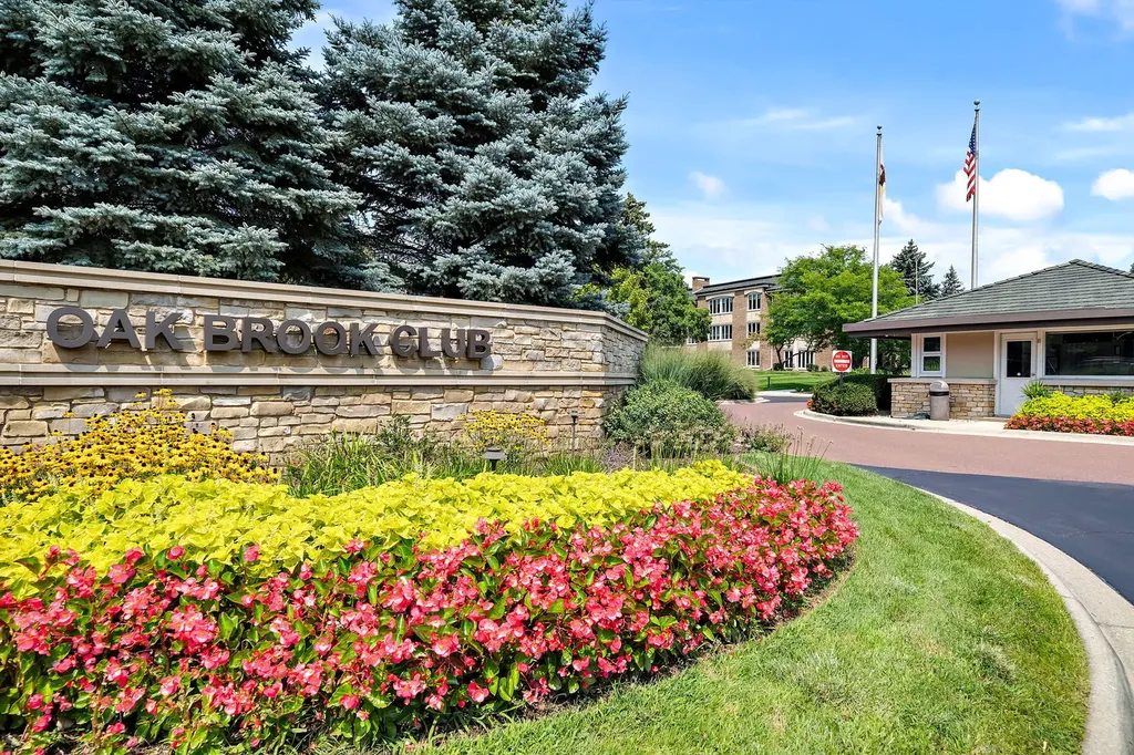 2 Oak Brook Club Drive Oak Brook IL 60523