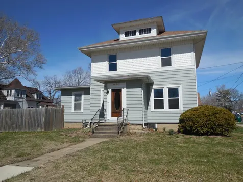 611 Dixon Avenue Rock Falls IL 61071
