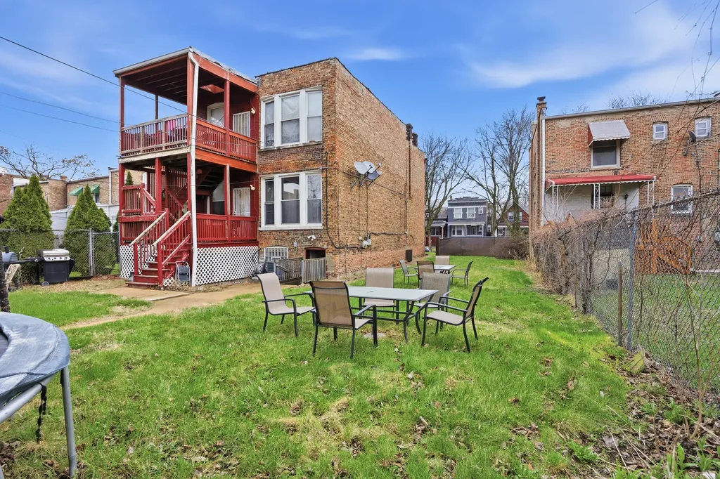 7014 South Calumet Avenue Chicago IL 60637
