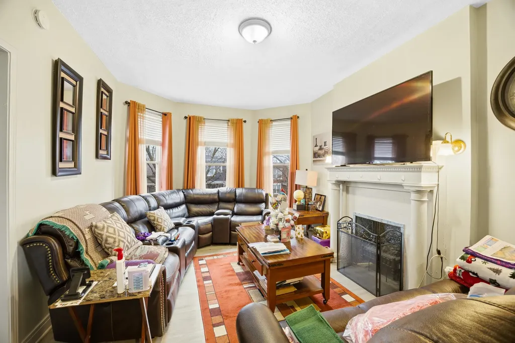 7014 South Calumet Avenue Chicago IL 60637