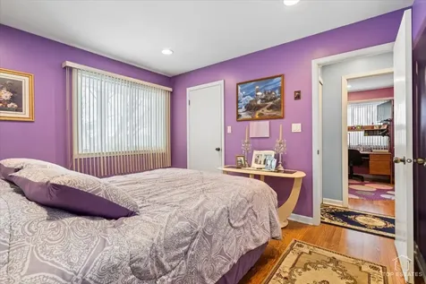 1375 North Whispering Springs Circle Palatine IL 60074