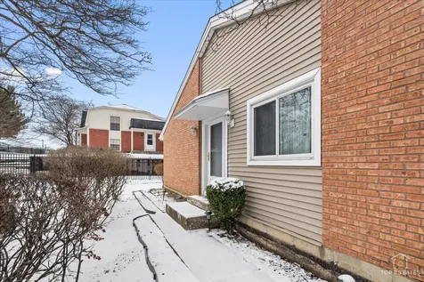 1375 North Whispering Springs Circle Palatine IL 60074