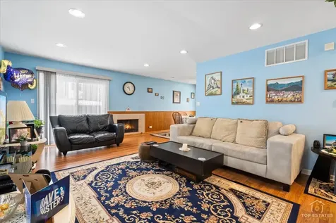 1375 North Whispering Springs Circle Palatine IL 60074