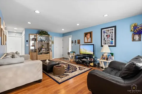 1375 North Whispering Springs Circle Palatine IL 60074