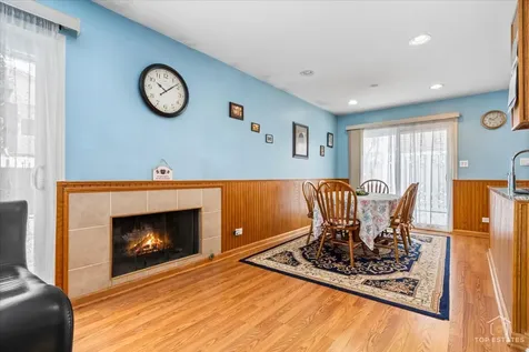 1375 North Whispering Springs Circle Palatine IL 60074