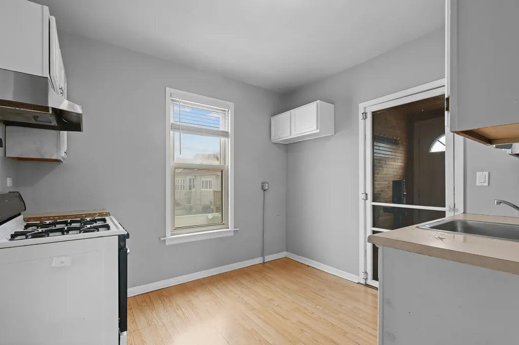 6316 West Warwick Avenue Chicago IL 60634