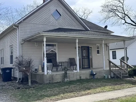 325 West Porter Street Salem IL 62881