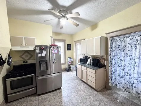 325 West Porter Street Salem IL 62881