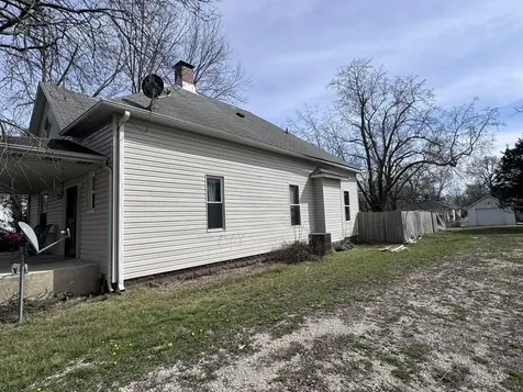 325 West Porter Street Salem IL 62881