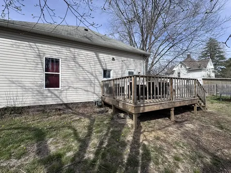 325 West Porter Street Salem IL 62881