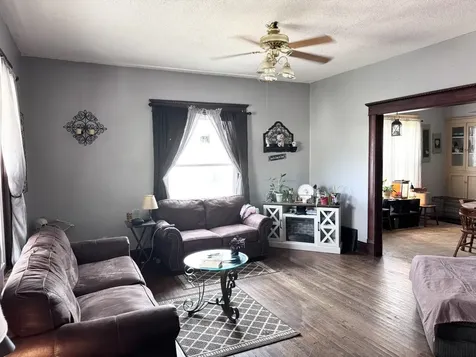 325 West Porter Street Salem IL 62881