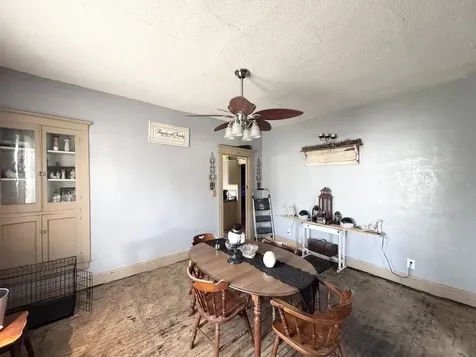 325 West Porter Street Salem IL 62881
