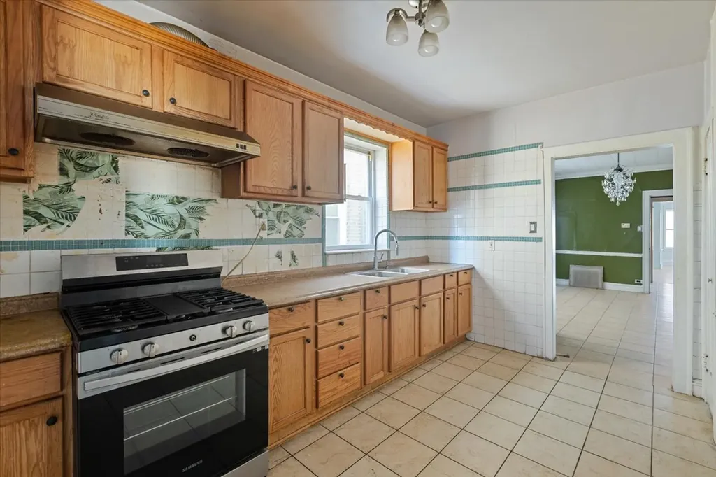 6319 North Claremont Avenue Chicago IL 60659