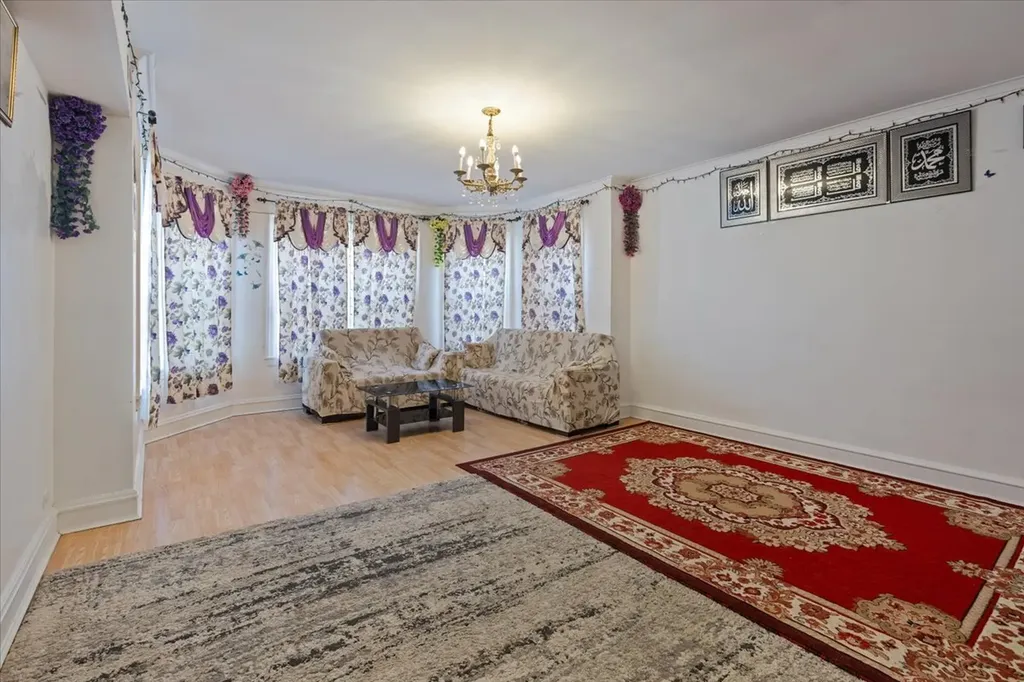 6319 North Claremont Avenue Chicago IL 60659