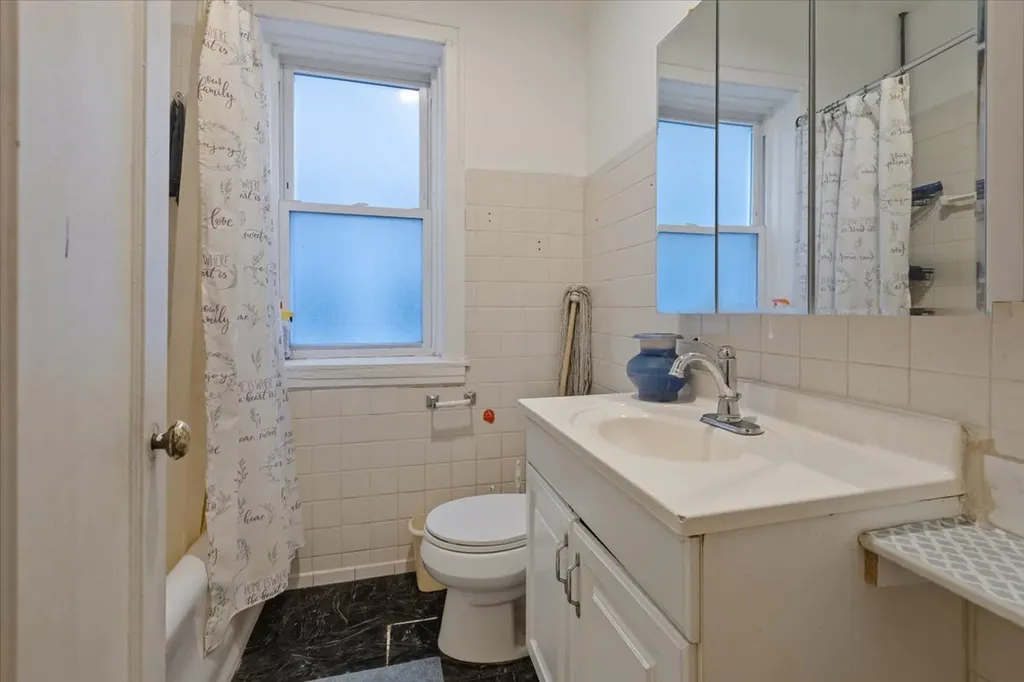 6319 North Claremont Avenue Chicago IL 60659