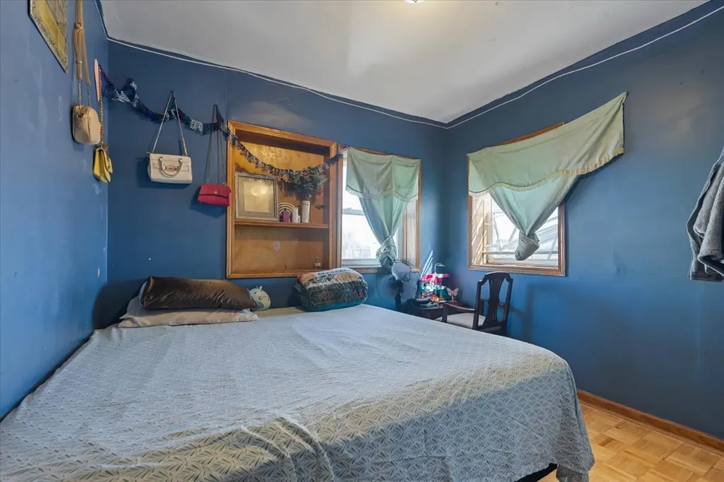 6319 North Claremont Avenue Chicago IL 60659