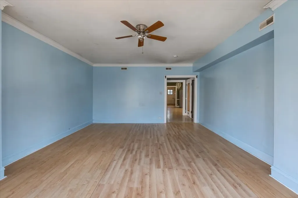 6319 North Claremont Avenue Chicago IL 60659